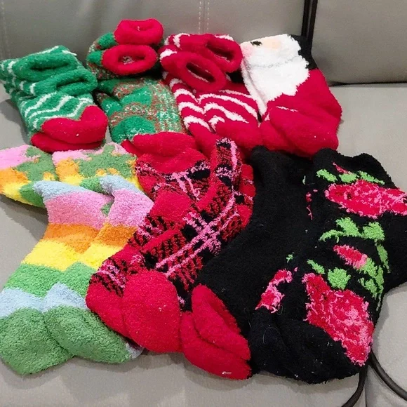 Festive Bundle Of Socks Collection - Picture 2 of 8